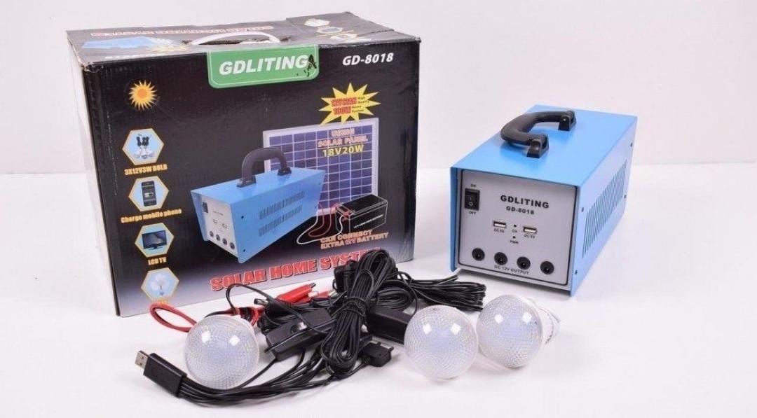 Kit Sistem Iluminat Solar 100W Profesional, Panou Solar cu Baterie Integrata si 3 Becuri LED, Incarcare USB, Solutie Completa pentru Casa