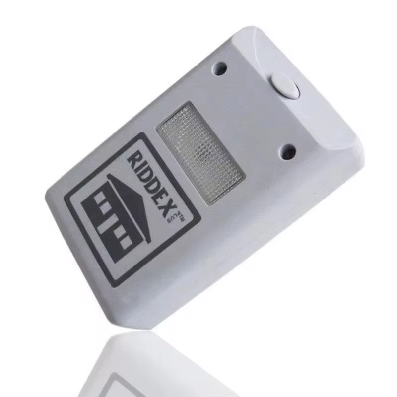 Aparat Anti Daunatori cu Ultrasunete Pest Repeller , Anti Soareci, Gandaci si Tantari